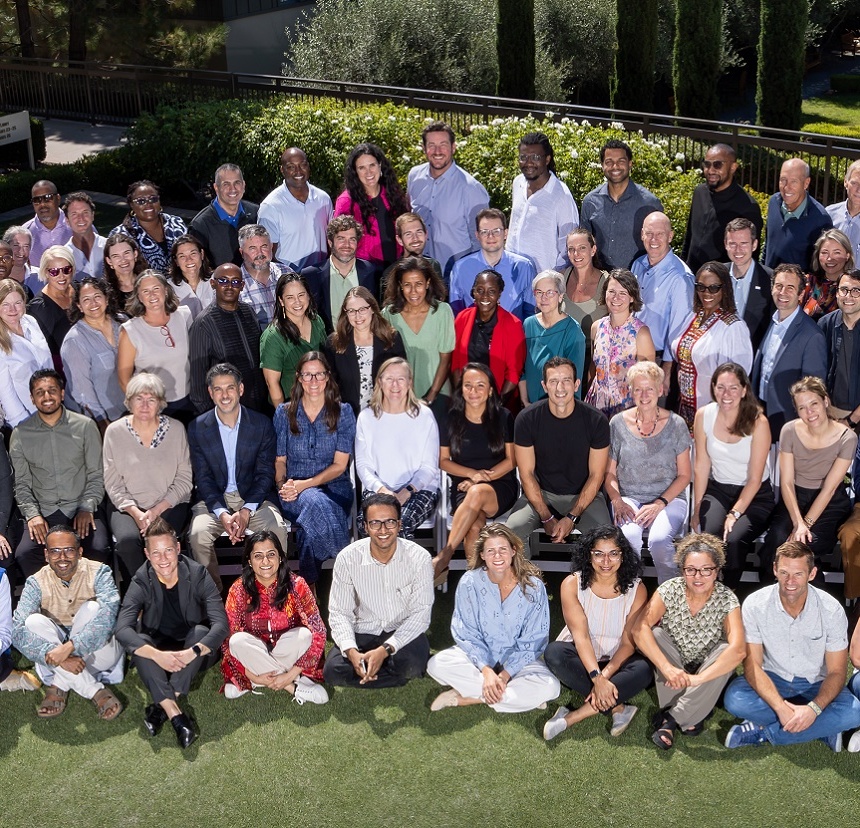 a group shot of the DRK entrepreneurs outside